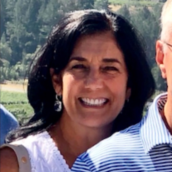 Meet your Posher, April - Picture 1 of 1